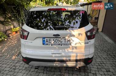 Внедорожник / Кроссовер Ford Escape 2016 в 