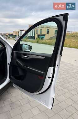 Внедорожник / Кроссовер Ford Escape 2020 в 