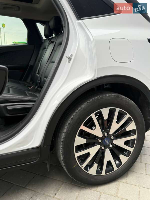 Позашляховик / Кросовер Ford Escape 2020 в Хмельницькому