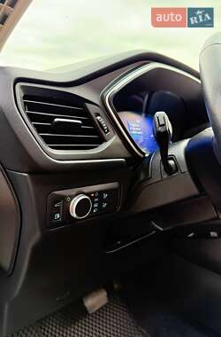 Внедорожник / Кроссовер Ford Escape 2020 в 