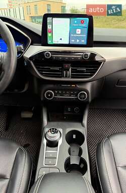 Внедорожник / Кроссовер Ford Escape 2020 в 