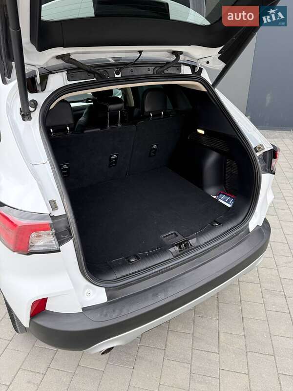 Позашляховик / Кросовер Ford Escape 2020 в Хмельницькому