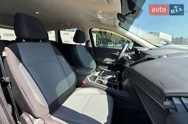 Внедорожник / Кроссовер Ford Escape 2017 в 