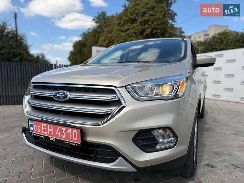 Внедорожник / Кроссовер Ford Escape 2017 в Луцке
