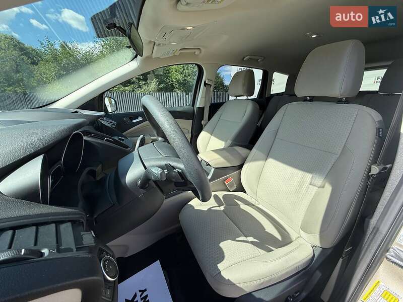 Внедорожник / Кроссовер Ford Escape 2017 в Луцке