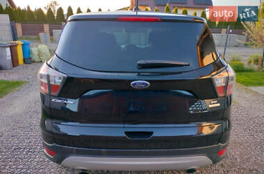 Внедорожник / Кроссовер Ford Escape 2016 в 