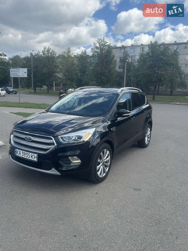Внедорожник / Кроссовер Ford Escape 2017 в 