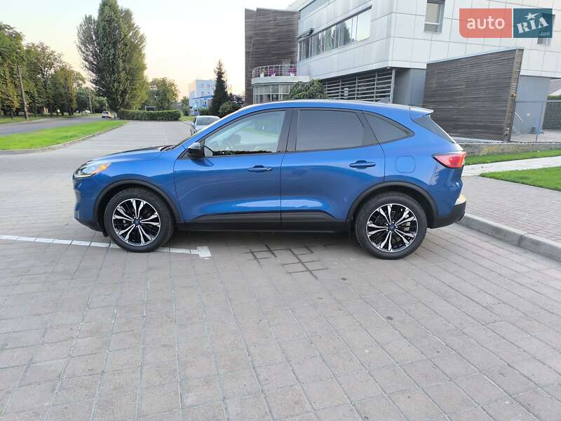 Внедорожник / Кроссовер Ford Escape 2022 в Черкассах