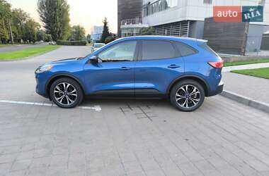 Внедорожник / Кроссовер Ford Escape 2022 в 