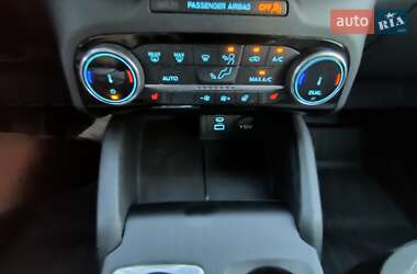 Внедорожник / Кроссовер Ford Escape 2022 в 