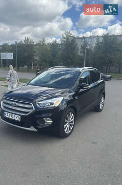 Внедорожник / Кроссовер Ford Escape 2017 в Харькове