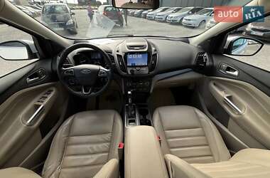 Внедорожник / Кроссовер Ford Escape 2016 в 