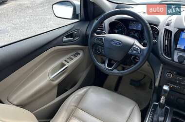 Внедорожник / Кроссовер Ford Escape 2016 в 