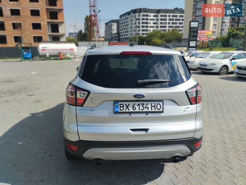 Внедорожник / Кроссовер Ford Escape 2018 в Хмельницком