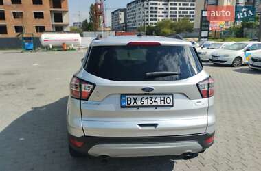 Внедорожник / Кроссовер Ford Escape 2018 в 