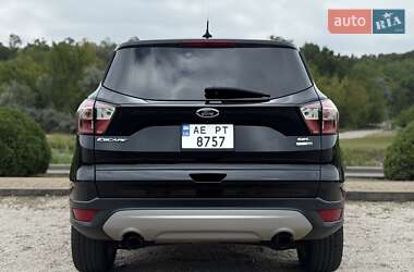 Внедорожник / Кроссовер Ford Escape 2018 в 