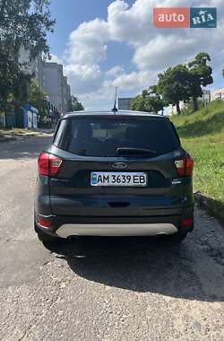 Внедорожник / Кроссовер Ford Escape 2019 в 