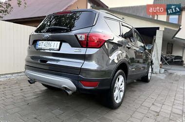Внедорожник / Кроссовер Ford Escape 2019 в 