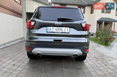 Внедорожник / Кроссовер Ford Escape 2019 в 