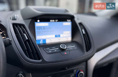 Внедорожник / Кроссовер Ford Escape 2019 в 