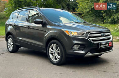 Внедорожник / Кроссовер Ford Escape 2018 в 