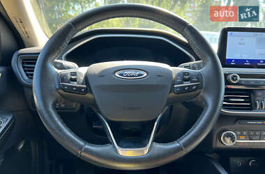 Внедорожник / Кроссовер Ford Escape 2020 в 