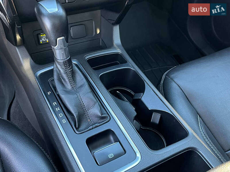 Внедорожник / Кроссовер Ford Escape 2017 в Львове