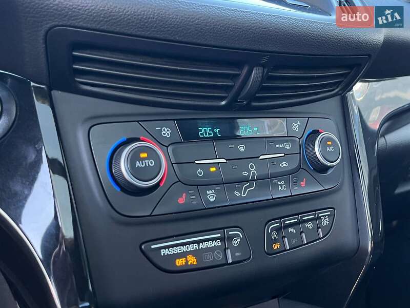 Внедорожник / Кроссовер Ford Escape 2017 в Львове