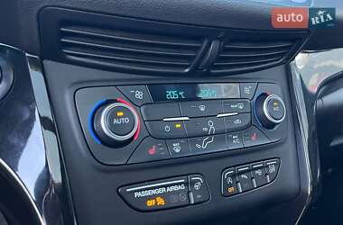Внедорожник / Кроссовер Ford Escape 2017 в 
