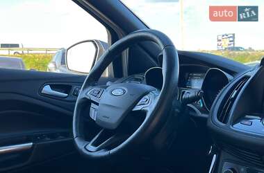 Внедорожник / Кроссовер Ford Escape 2017 в 