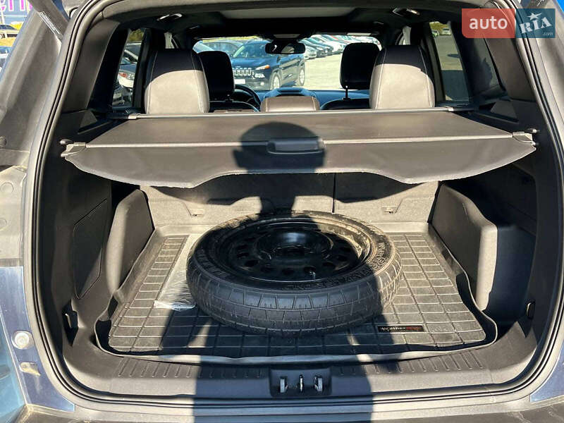 Внедорожник / Кроссовер Ford Escape 2017 в Львове