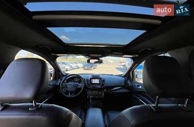 Внедорожник / Кроссовер Ford Escape 2017 в 