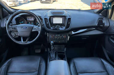 Внедорожник / Кроссовер Ford Escape 2017 в 