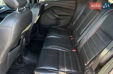 Внедорожник / Кроссовер Ford Escape 2017 в 
