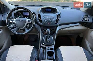 Внедорожник / Кроссовер Ford Escape 2013 в 