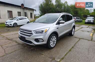 Внедорожник / Кроссовер Ford Escape 2017 в Стрые