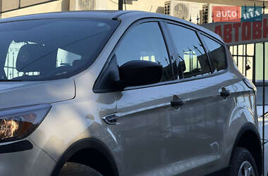 Внедорожник / Кроссовер Ford Escape 2017 в 
