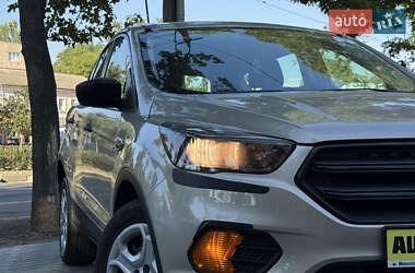Внедорожник / Кроссовер Ford Escape 2017 в 