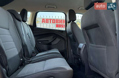 Внедорожник / Кроссовер Ford Escape 2017 в 