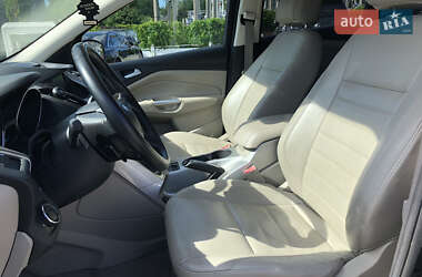 Внедорожник / Кроссовер Ford Escape 2013 в 