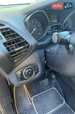 Внедорожник / Кроссовер Ford Escape 2015 в 