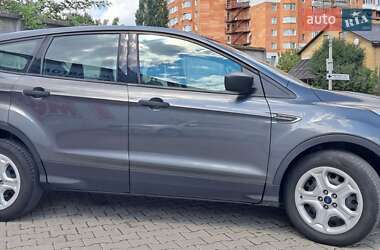 Внедорожник / Кроссовер Ford Escape 2017 в 