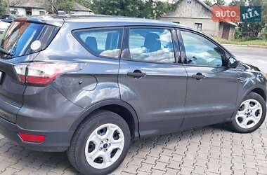 Внедорожник / Кроссовер Ford Escape 2017 в 