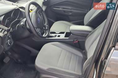 Внедорожник / Кроссовер Ford Escape 2017 в 