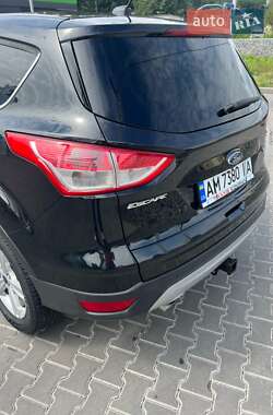 Внедорожник / Кроссовер Ford Escape 2013 в 
