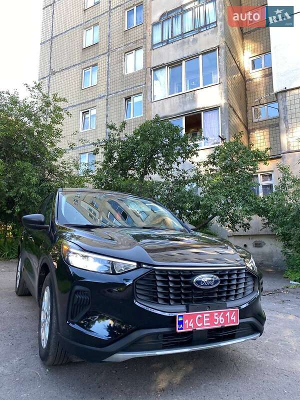 Внедорожник / Кроссовер Ford Escape 2023 в 