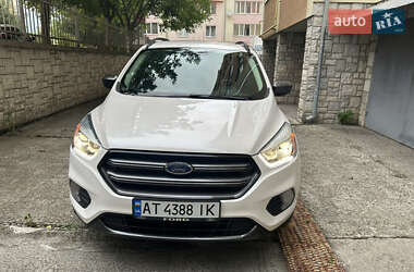 Внедорожник / Кроссовер Ford Escape 2019 в 