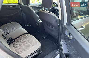 Позашляховик / Кросовер Ford Escape 2020 в 