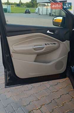Внедорожник / Кроссовер Ford Escape 2012 в 