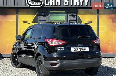 Внедорожник / Кроссовер Ford Escape 2016 в 